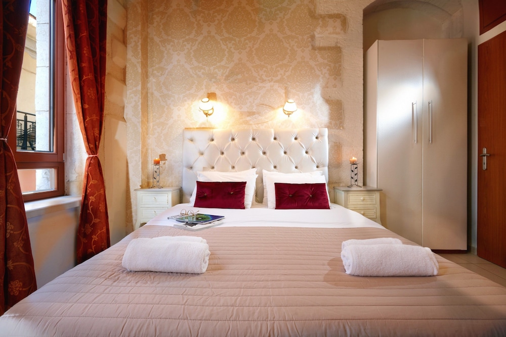 Romantic Double Room, 1 Queen Bed photo 3