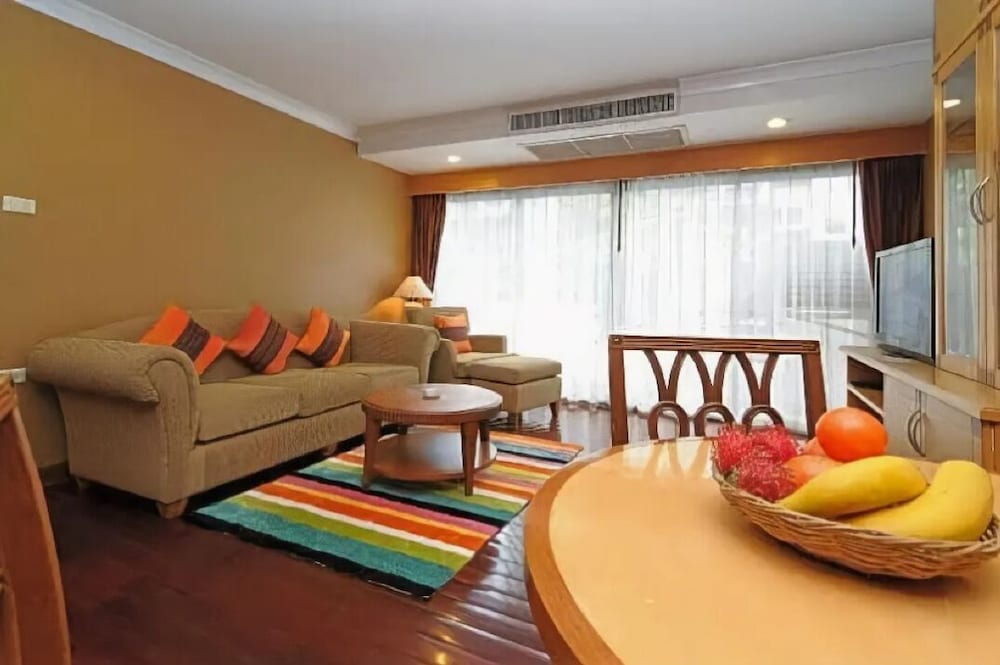 Admiral Suites One-Bedroom Plus photo 2