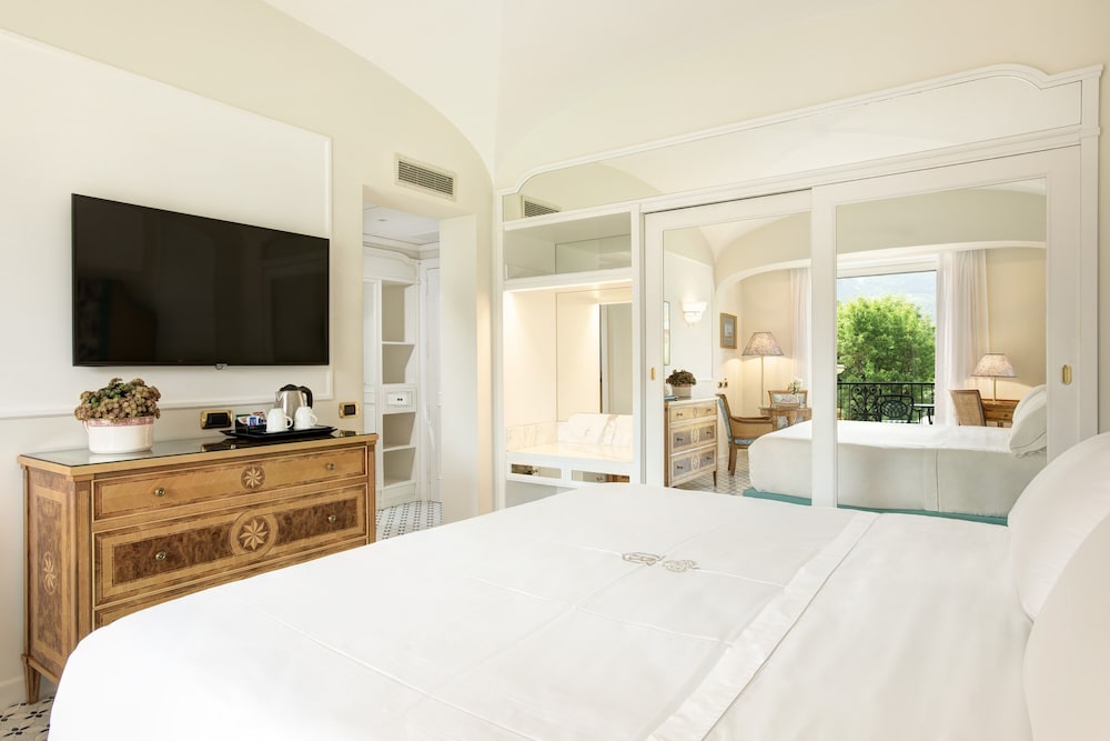 Classic Double or Twin Room, Balcony, City View - Photo 3