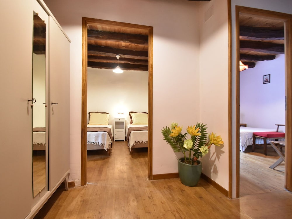 Classic House, 3 Bedrooms photo 1