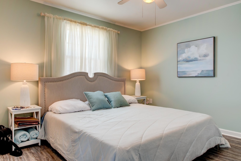 House, Multiple Beds (Saltaire - 2440 Bienville) photo 1