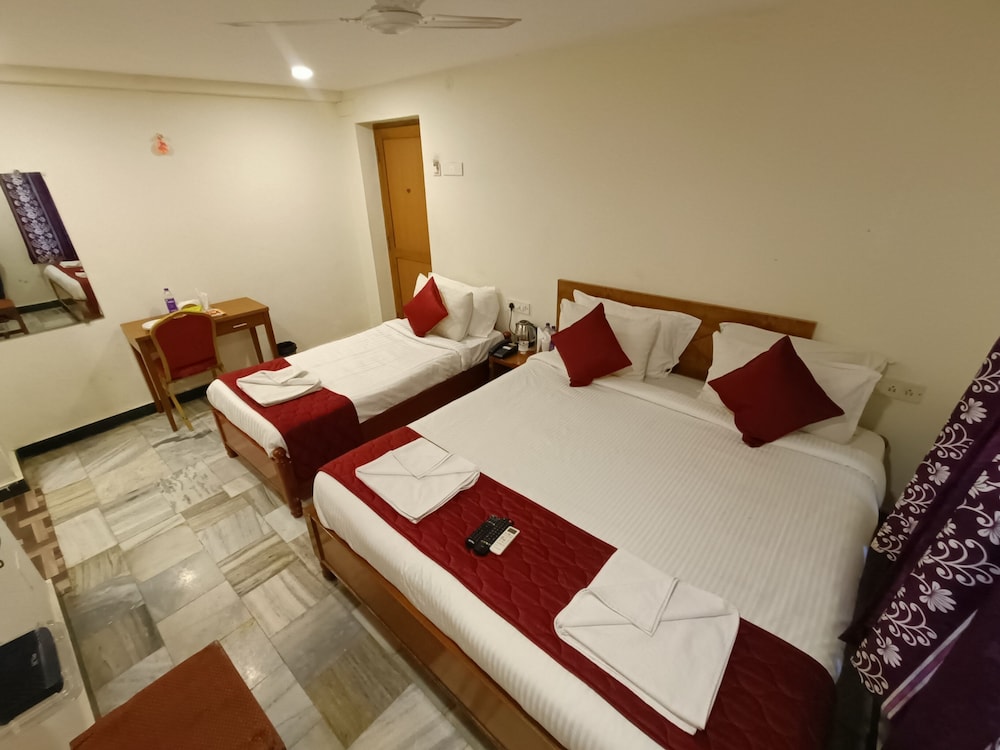 Deluxe Triple Room - Photo 10