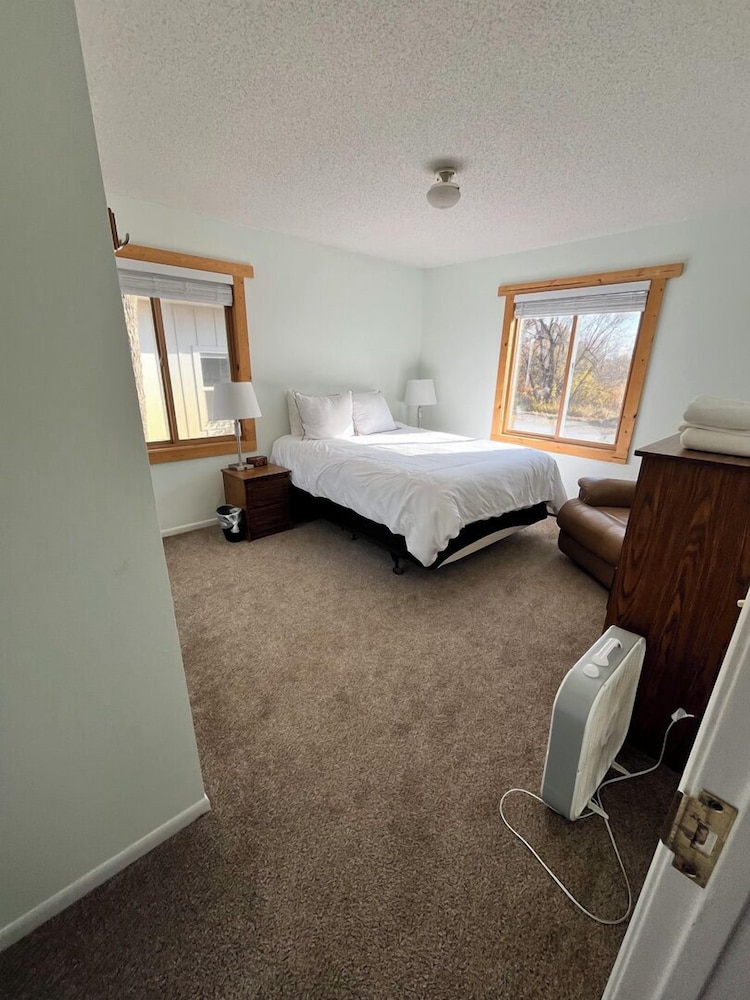 Classic Apartment, 1 Queen Bed, Lake View, Lakeside