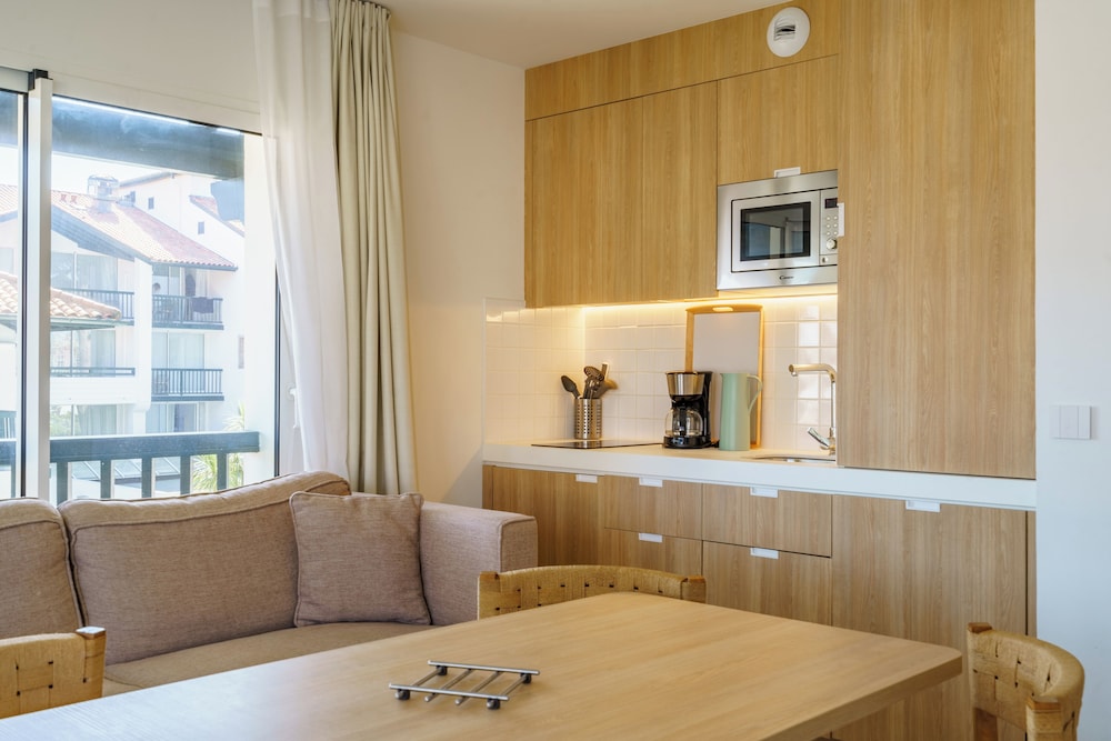 Classic Apartment, 1 Bedroom, Balcony photo 2