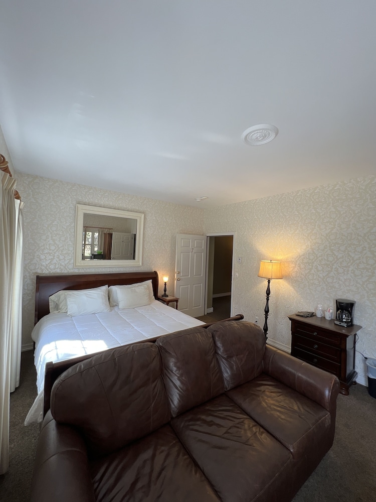 Suite, 1 King Bed (Suite 7)