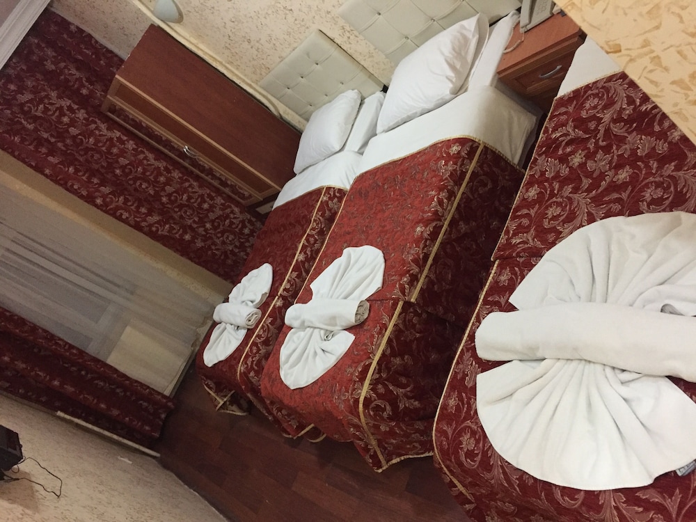 Basic Triple Room photo 3