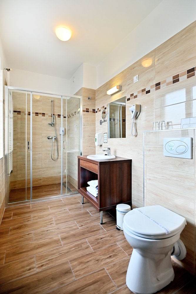 Single Room photo 2