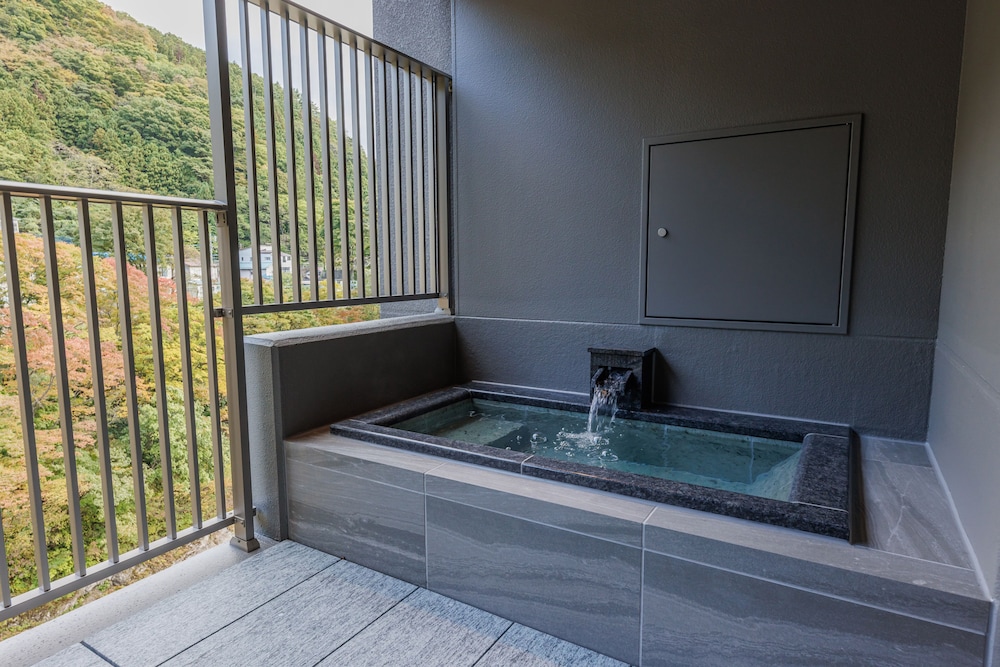 Triple Room, 3 Bedrooms, Non Smoking, River View photo 3
