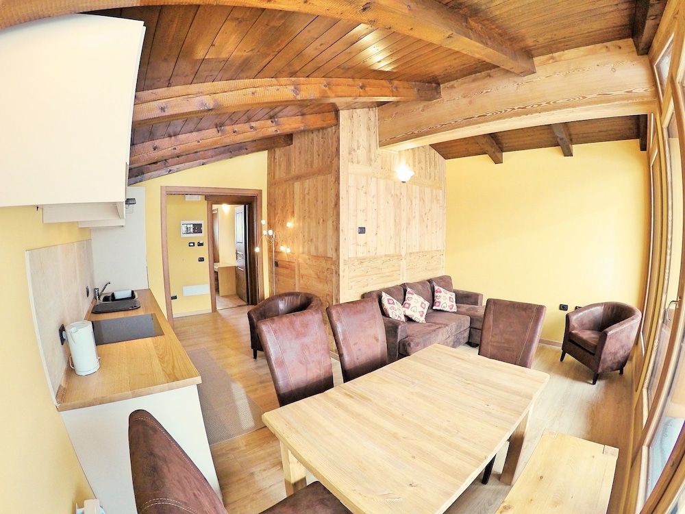 Superior Apartment, 3 Bedrooms, Kitchen, Mountain View photo 3