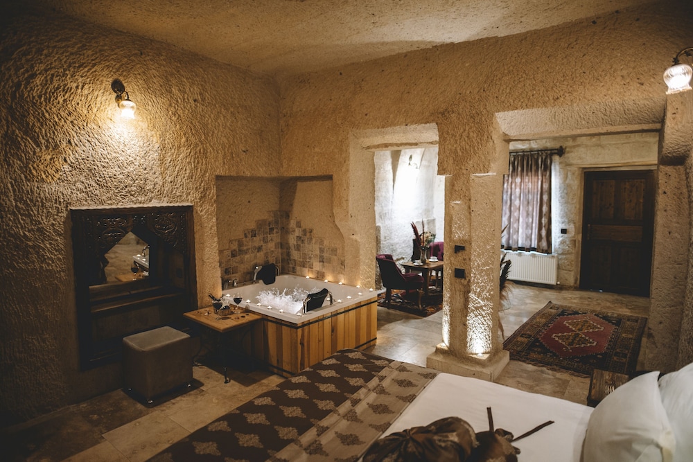Honeymoon Suite photo 3