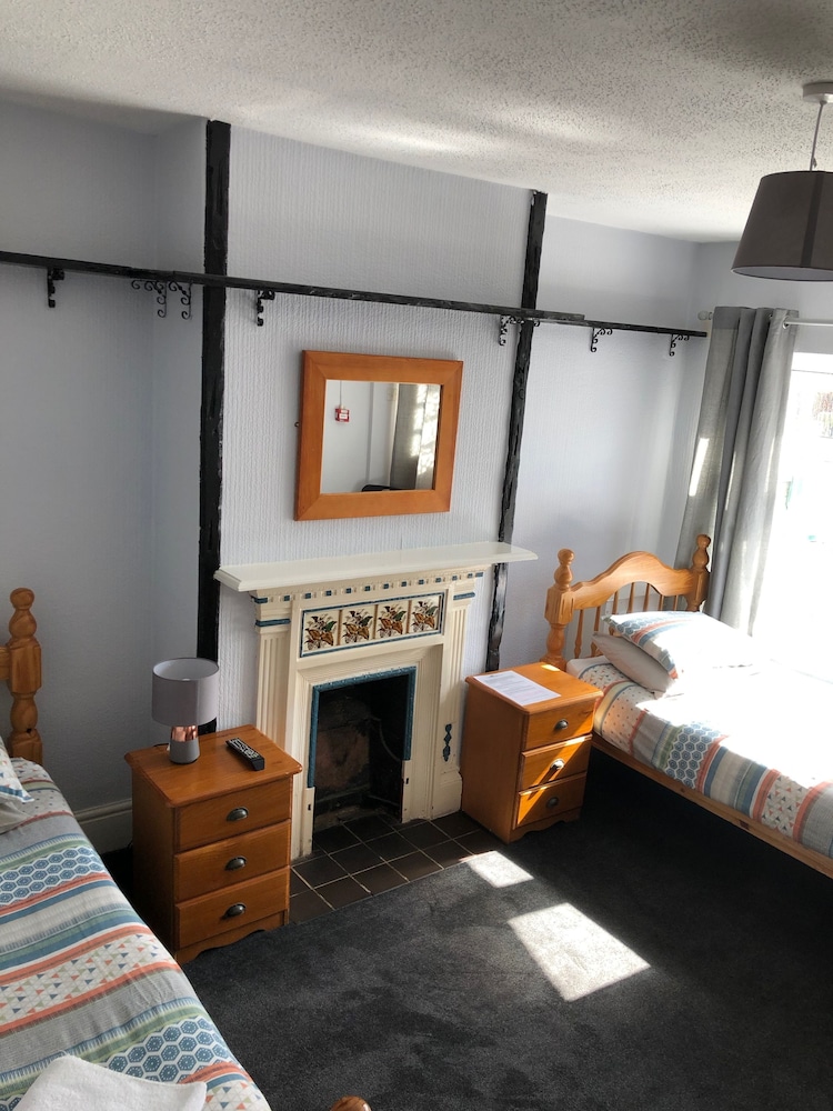 Twin Room, Ensuite photo 2