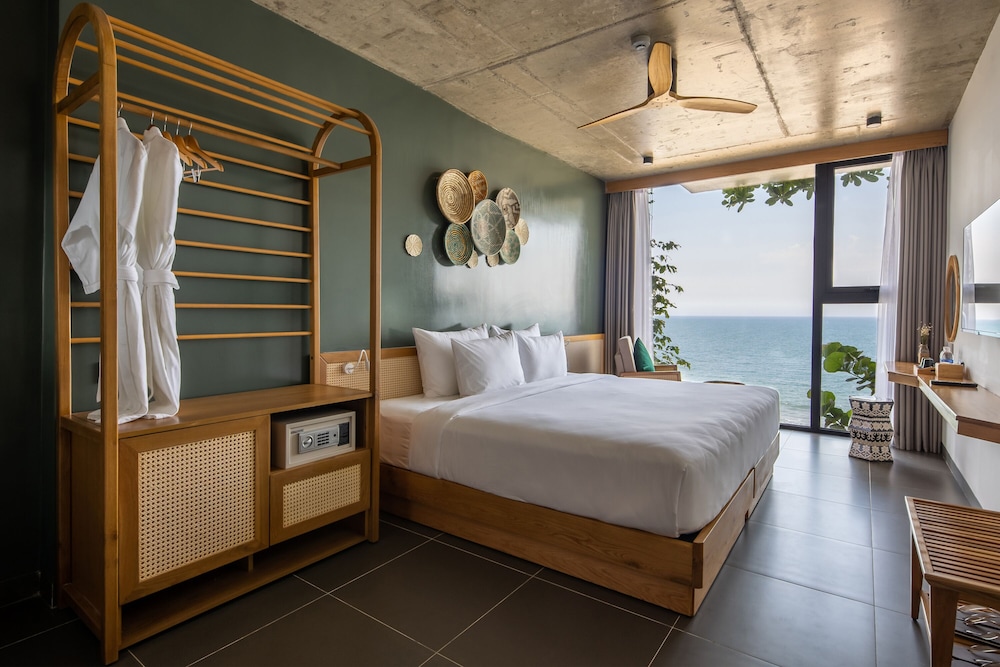 Ocean Suite - Photo 1
