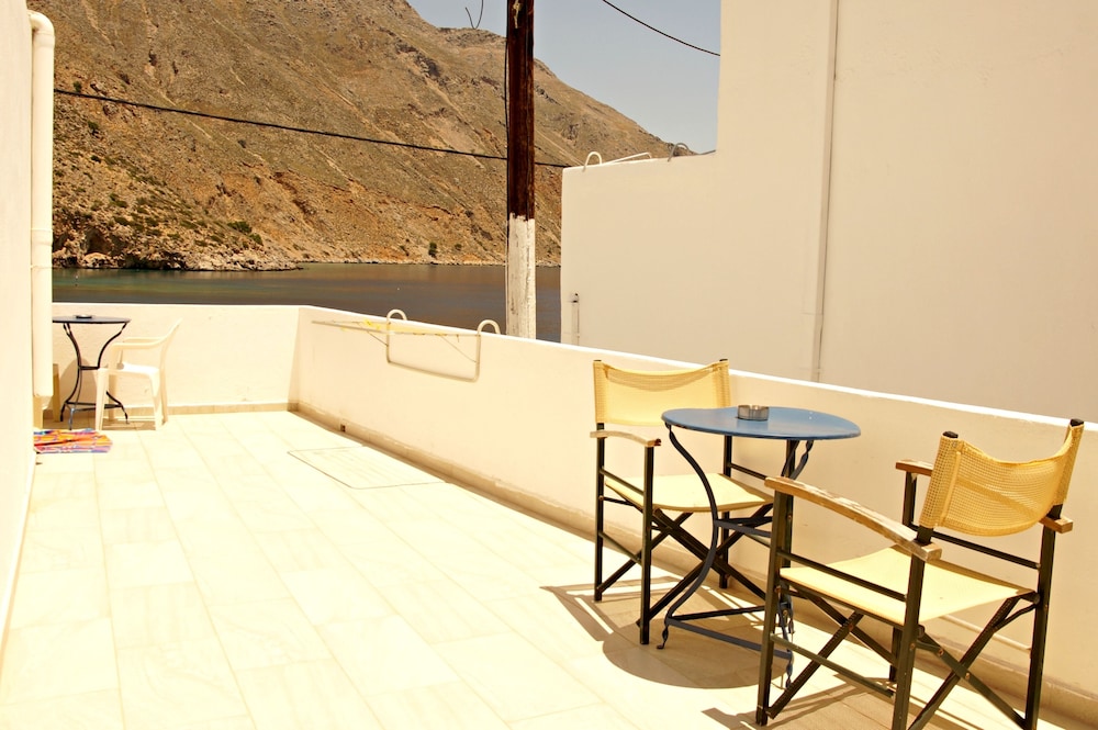 Double Room, 1 Double Bed, Partial Sea View photo 2
