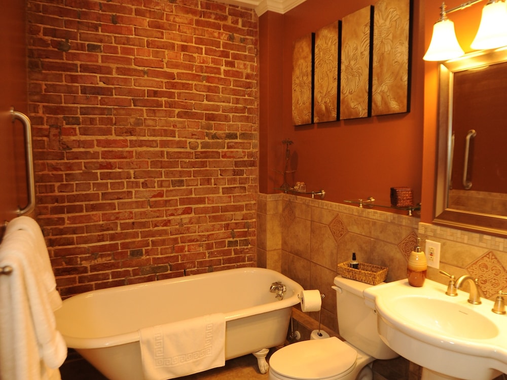 Design Room, Ensuite (Arrington) photo 2