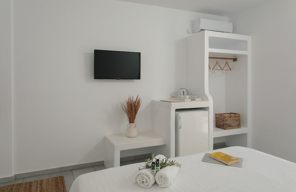 Economy Double Room, Patio, Sea View (Ground floor) photo 3