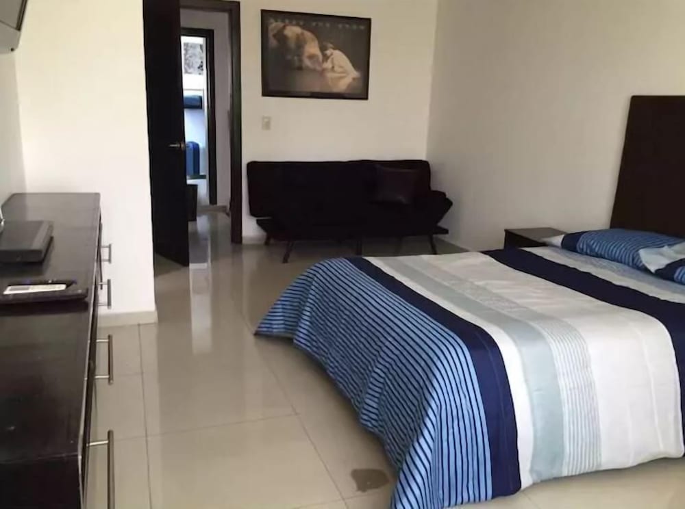 House, Multiple Beds photo 3