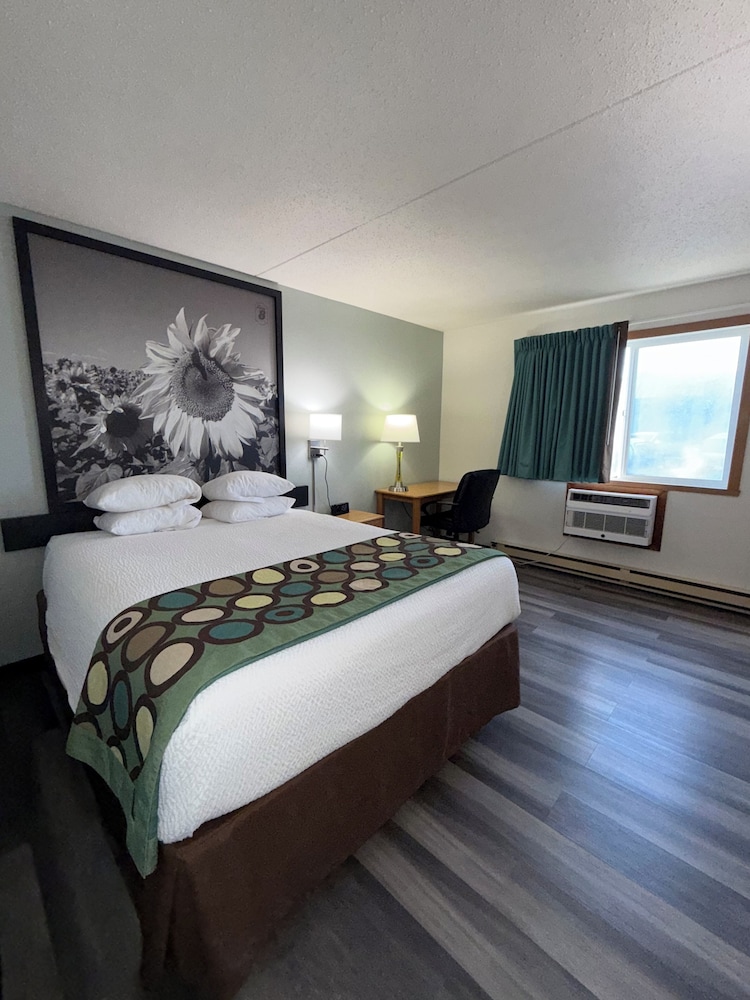 Standard Room, 1 Queen Bed - Photo 1