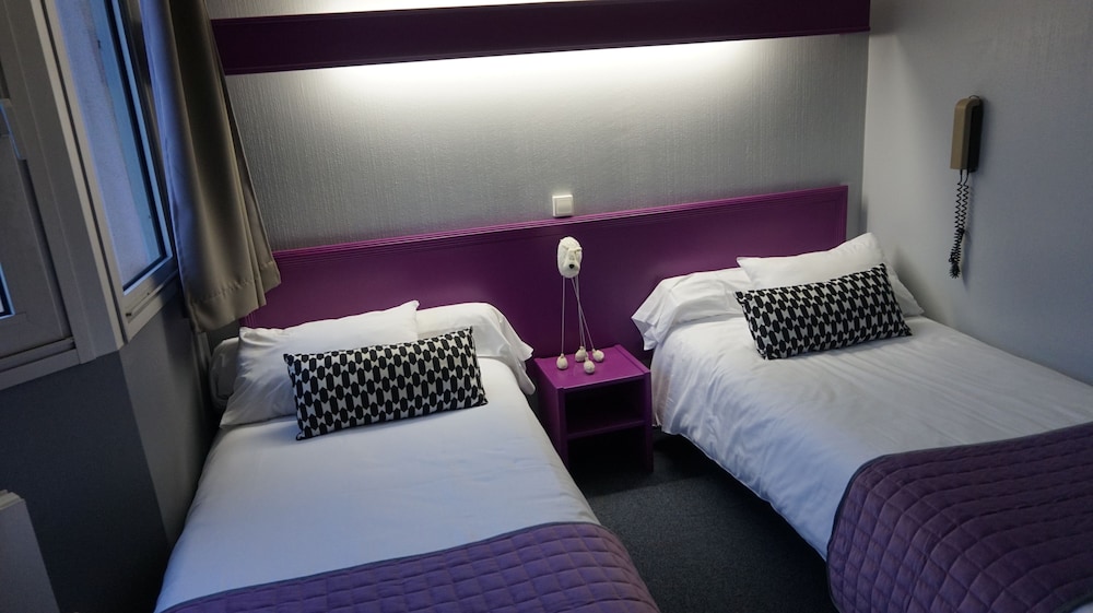 Comfort Twin Room, Private Bathroom