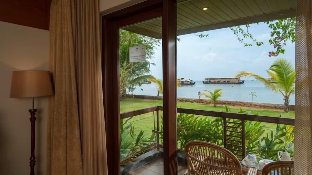 Lake View Premium photo 3