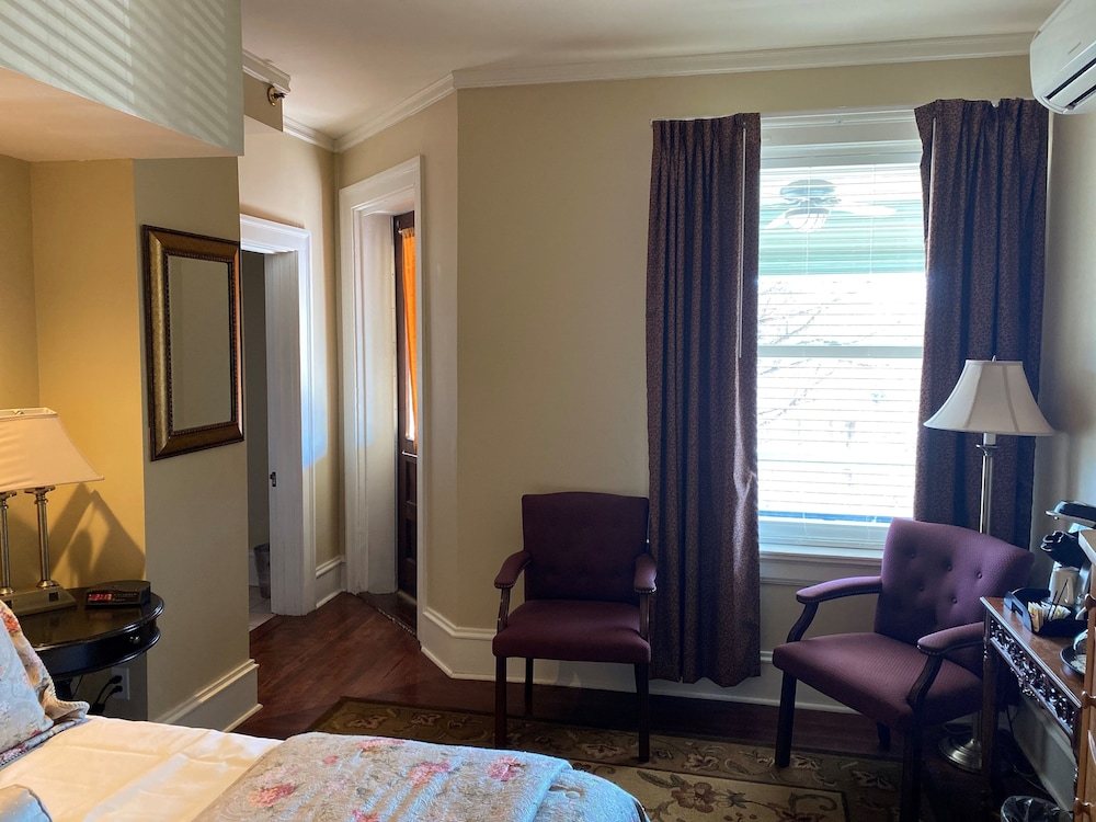 Room, 1 Queen Bed, Non Smoking, Balcony (Iris) photo 2