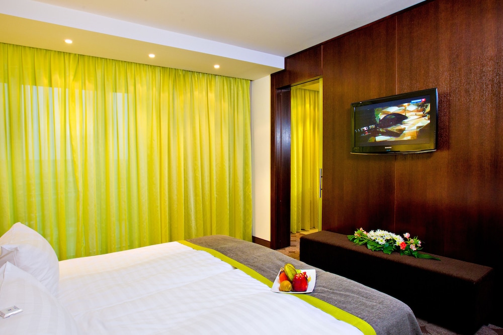Business Suite photo 1