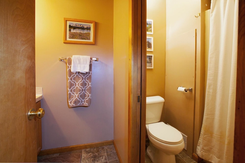 Cottage, 2 Bedrooms, 2 Bathrooms (#17) photo 2