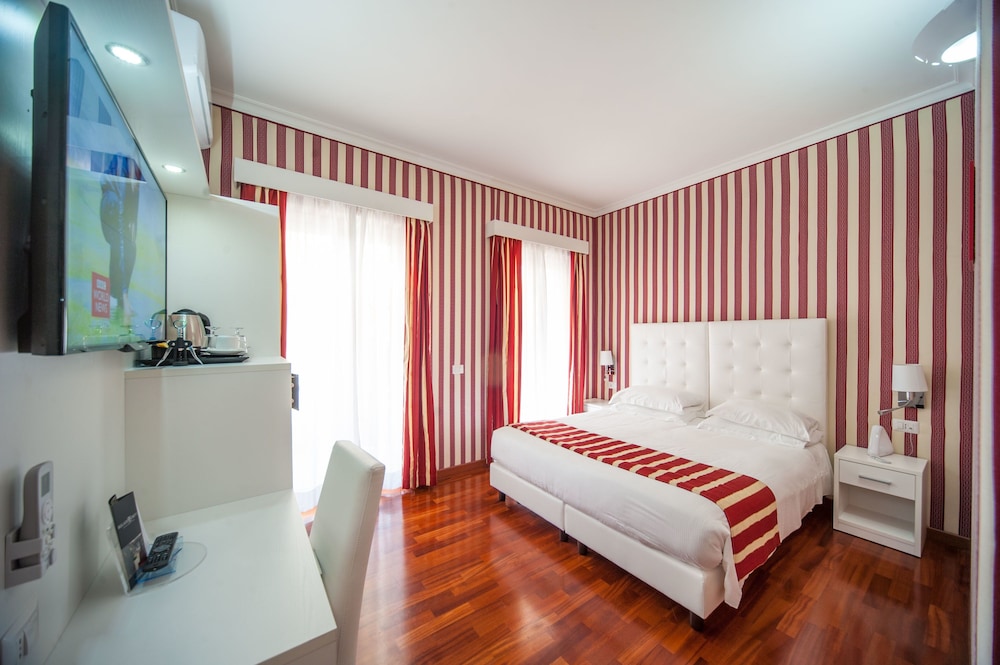 Deluxe Double Room, Balcony, City View photo 1