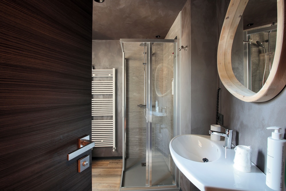 Quadruple Room - Photo 9