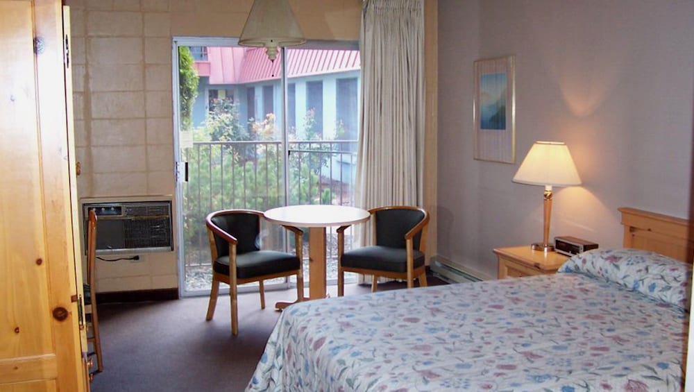 Room, 1 Queen Bed, Non Smoking, Refrigerator (2 Star) - Photo 1