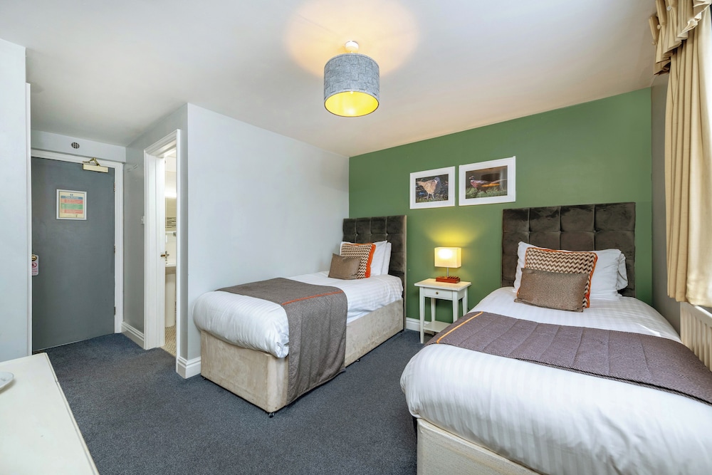 Standard Twin Room, Ensuite photo 1