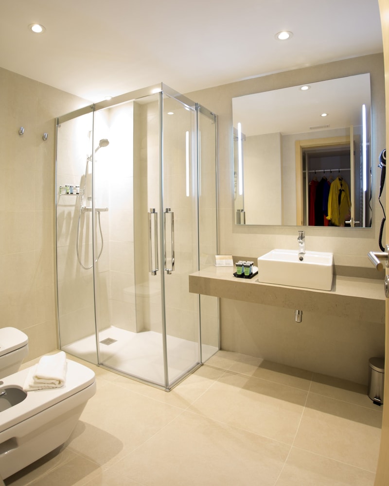 Double Room (with sofa bed) - Photo 2