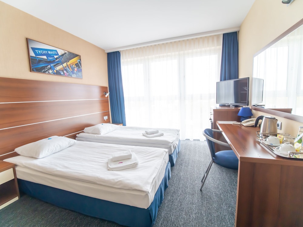 Room, 2 Twin Beds, Tower photo 1