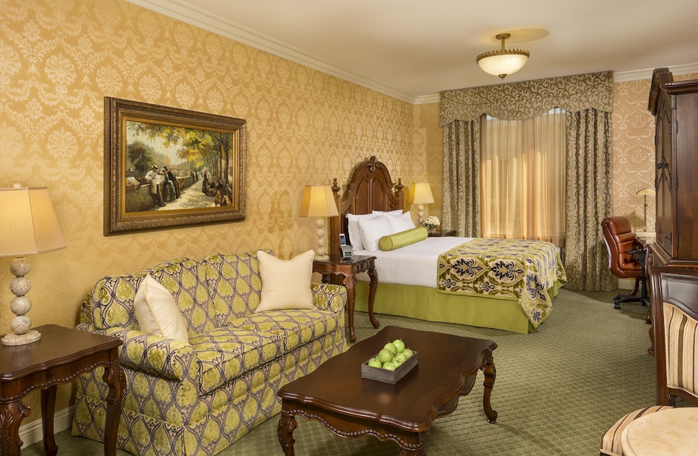 Junior Suite 1 King - Photo 1