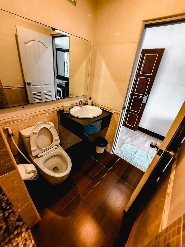 Female Dormitory Room photo 2