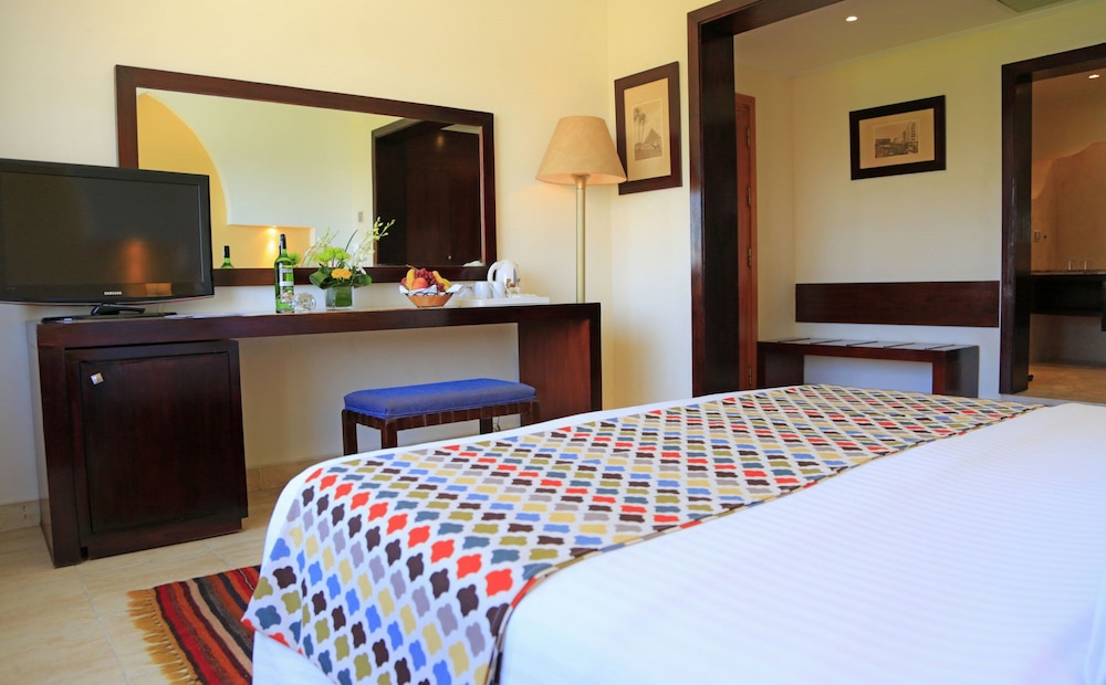 Superior Room, Pool View photo 2