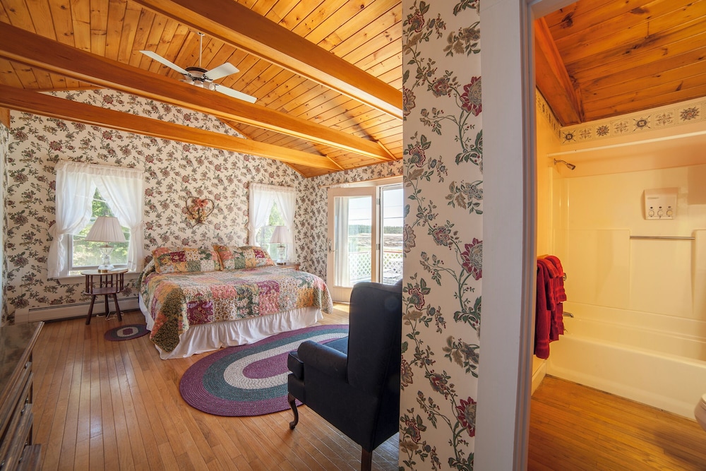 Deluxe Room, Balcony photo 3