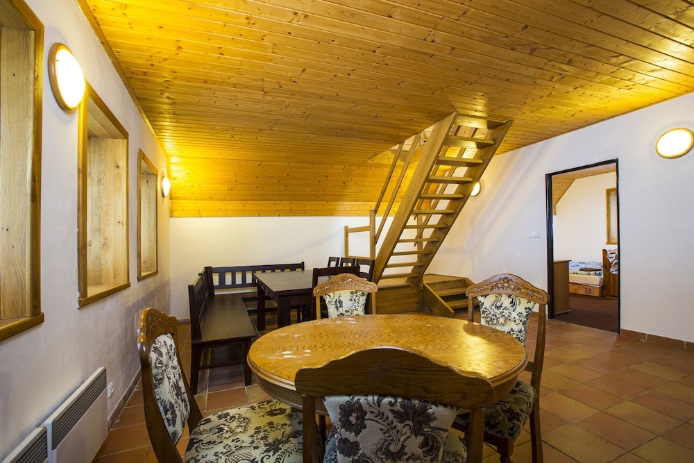 Chalet, 4 Bedrooms, Mountain View, Slope side (Depandance+electricity) photo 2