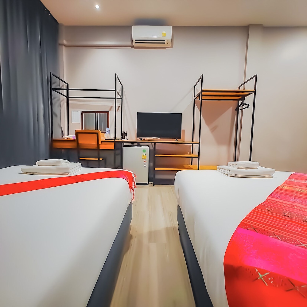 Deluxe Double or Twin Room - Photo 8