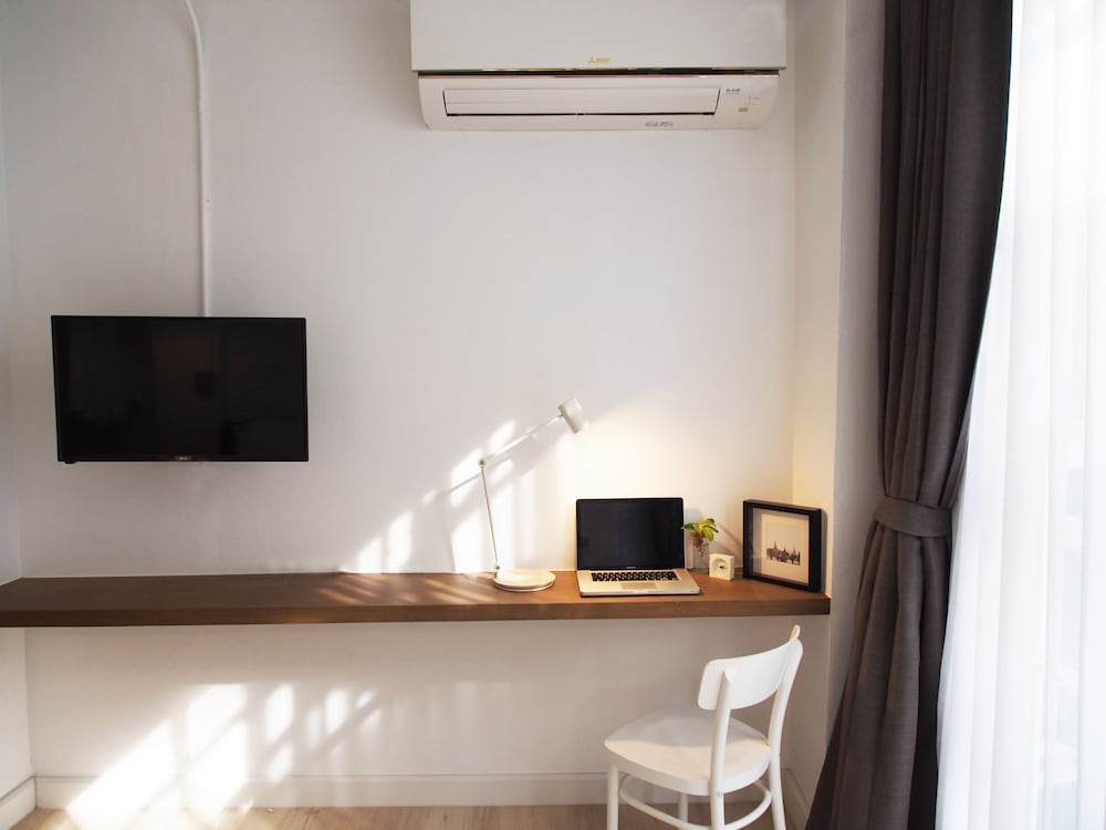 Deluxe Triple Room, 2 Bedrooms, City View photo 3
