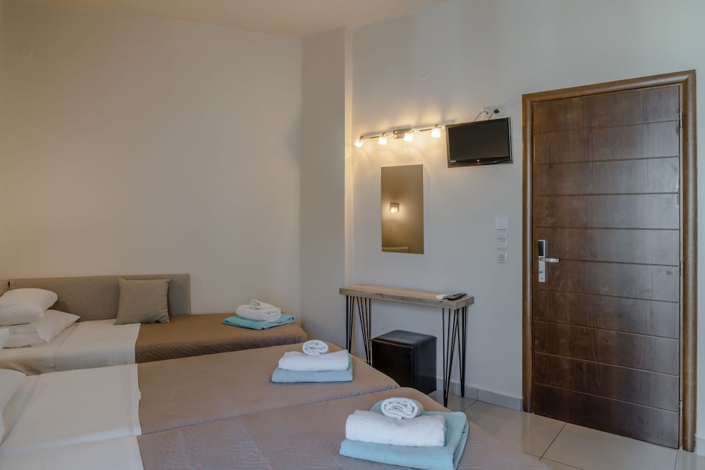 Standard Triple Room with Inland View photo 2