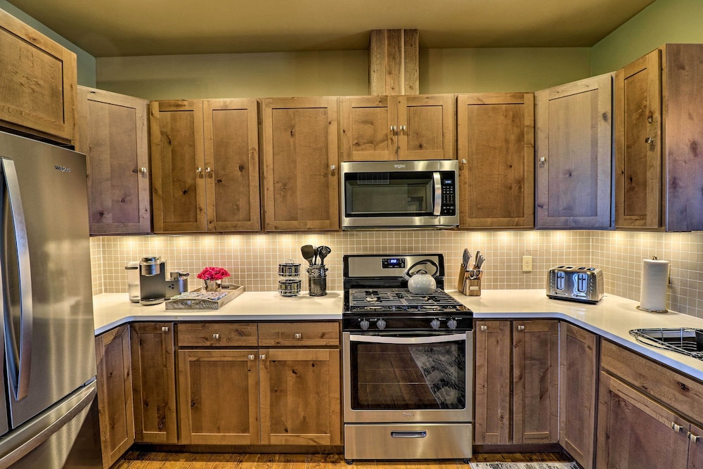 House (4 Bedrooms) photo 2