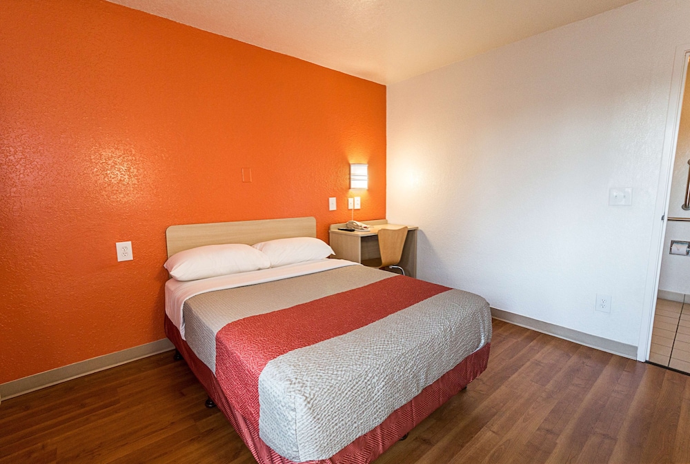 Deluxe Room, 1 Double Bed, Accessible, Non Smoking photo 1