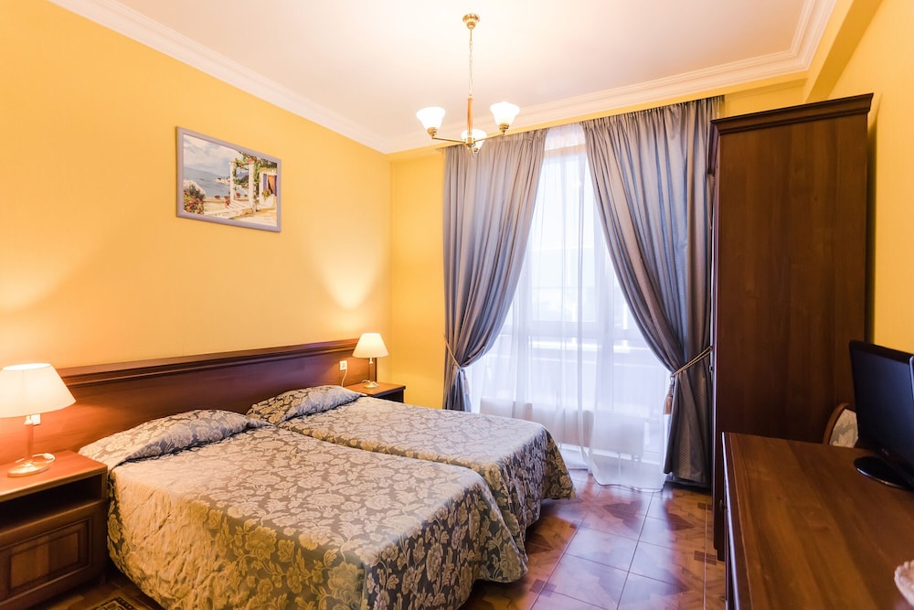 Standard Double or Twin Room photo 1