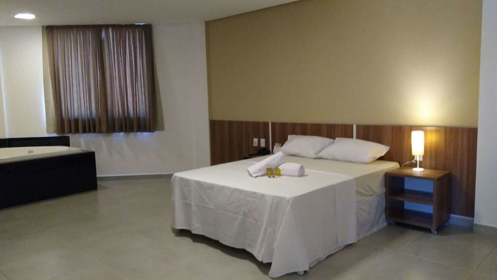 Suite, Jetted Tub