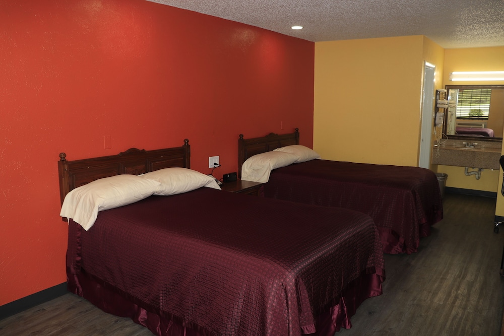 Standard Room, 2 Double Beds, Non Smoking photo 1