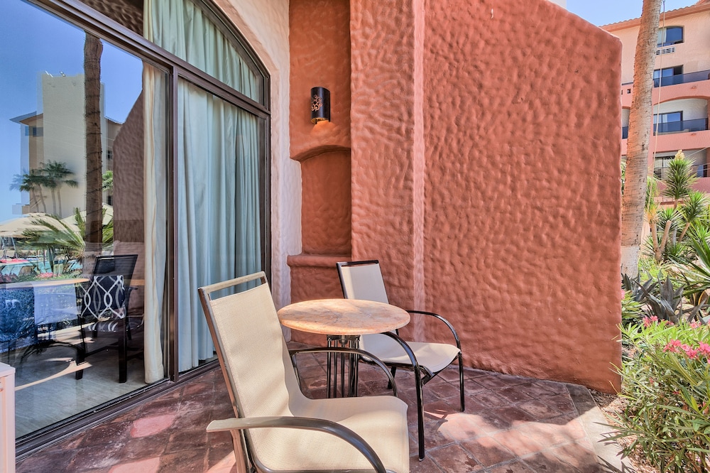 Deluxe Double Room, Patio, Pool View - Photo 5