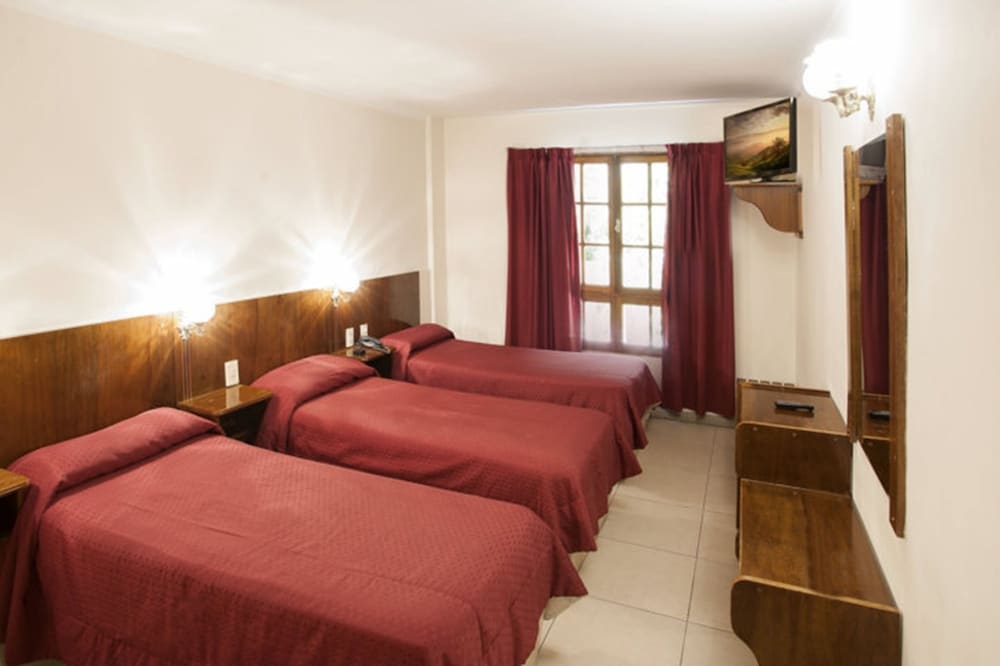 Standard Triple Room, 3 Twin Beds photo 2