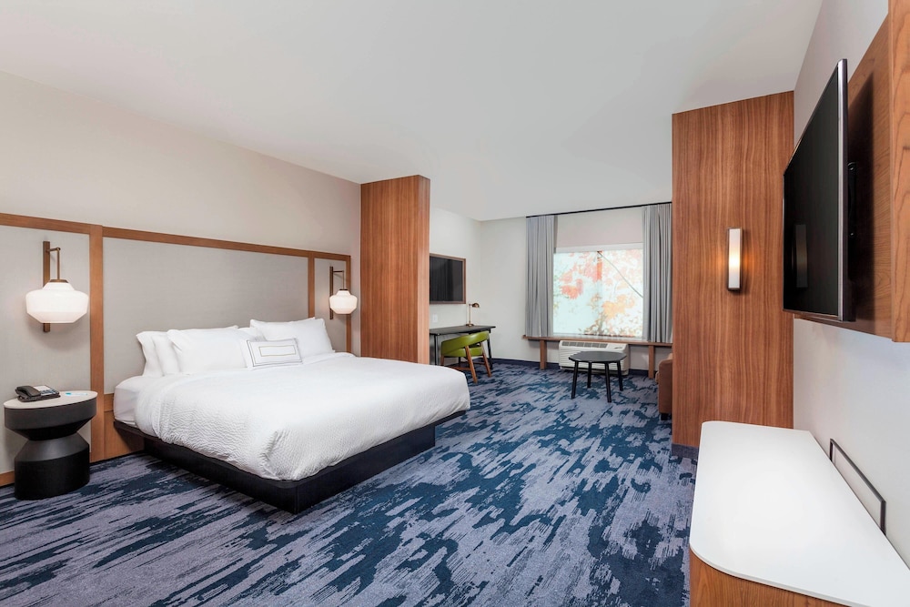 Suite, 1 King Bed with Sofa bed (Hearing Accessible) photo 1