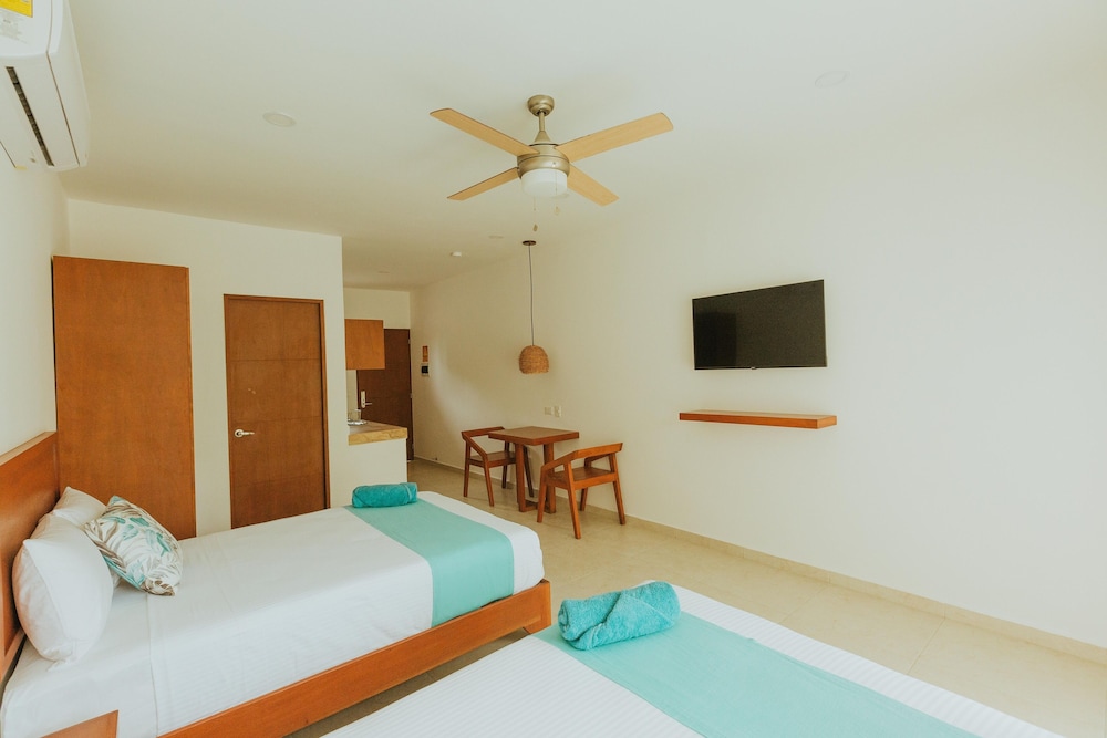 Classic Quadruple Room, Private Bathroom - Photo 6