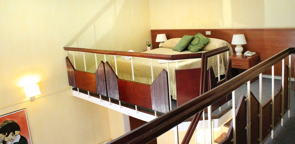 Family Room photo 3
